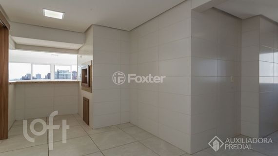 Image 6 - 1008390