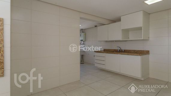 Image 7 - 1008390