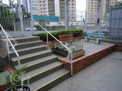 Image 10 - 1008439