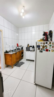 Image 2 - 1008456