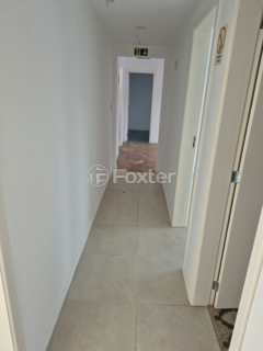 Image 4 - 1008462