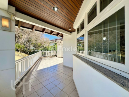 Image 32 - 1008482