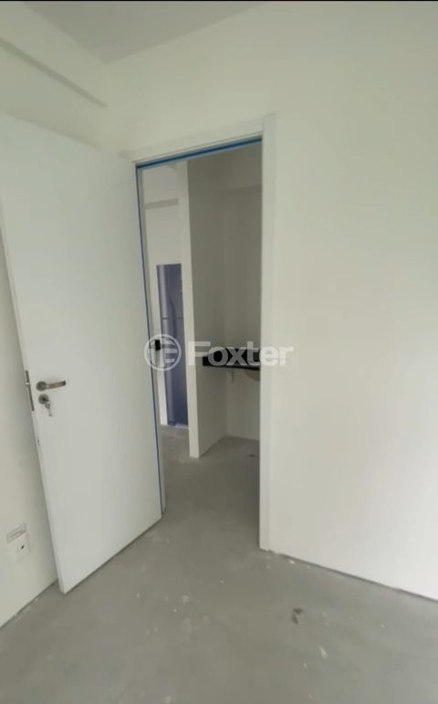 Image 4 - 1008873