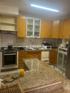 Image 4 - 1008879