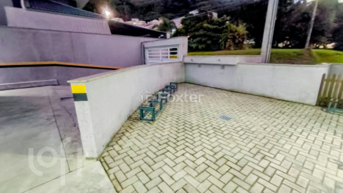 Image 31 - 1008935