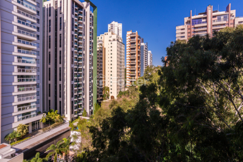 Image 4 - 1008948