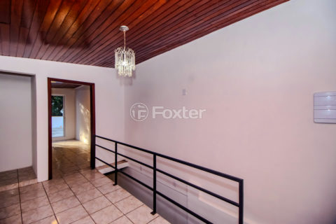Image 21 - 1008978