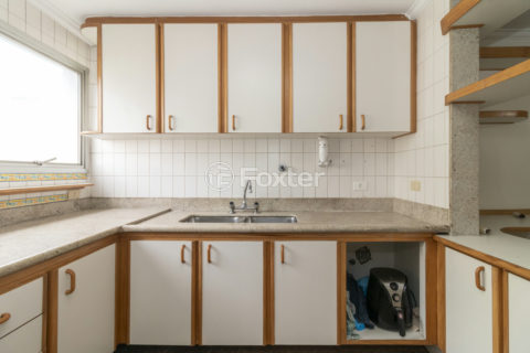 Image 33 - 1008983