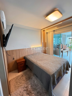 Image 47 - 1008993