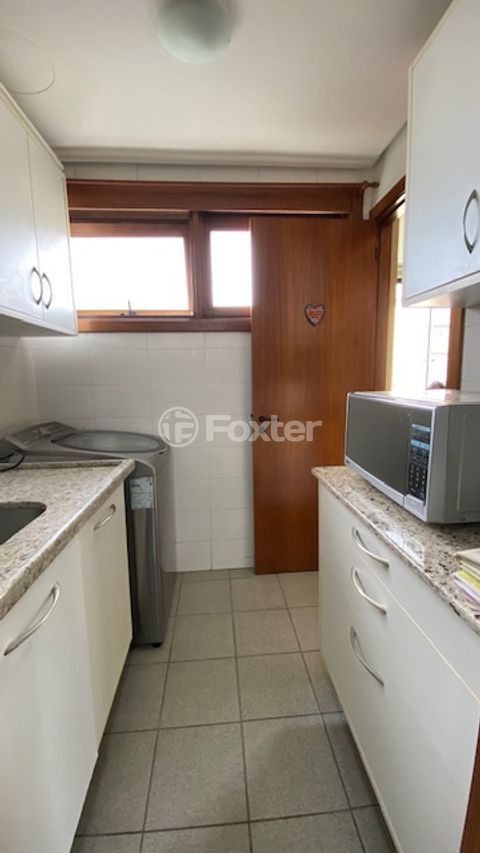 Image 7 - 1009055
