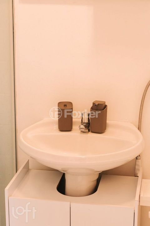 Image 17 - 1009101