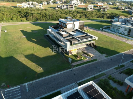 Image 4 - 1009282