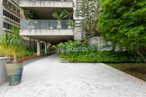 Image 6 - 1009355
