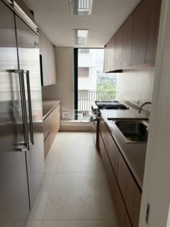 Image 4 - 1009355