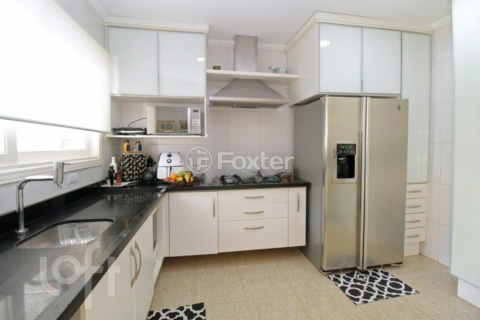 Image 3 - 1009357