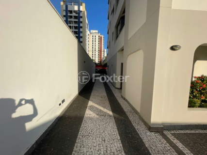 Image 25 - 1009413