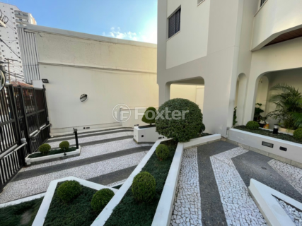Image 32 - 1009413