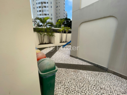 Image 35 - 1009413