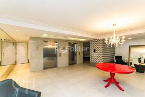 Image 37 - 1009457