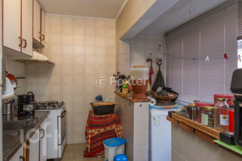 Image 8 - 1009481