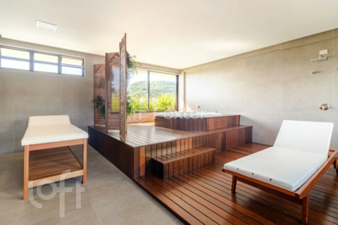 Image 20 - 1009492