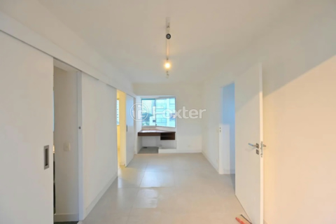 Image 4 - 1009667