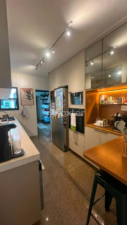 Image 6 - 1009683