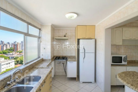 Image 3 - 1009748
