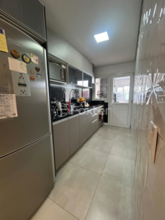 Image 4 - 1009760