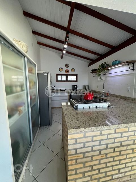 Image 10 - 1009766