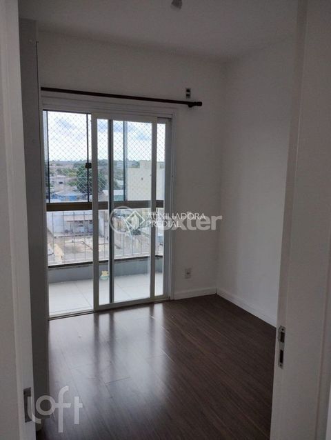 Image 8 - 1009771