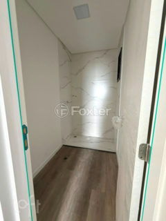 Image 9 - 1009905