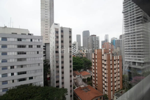Image 15 - 1010095