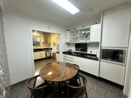 Image 17 - 1010136