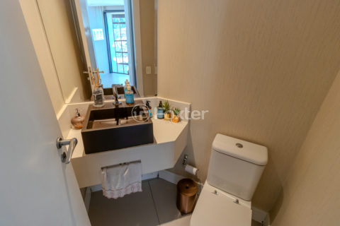 Image 35 - 1010330