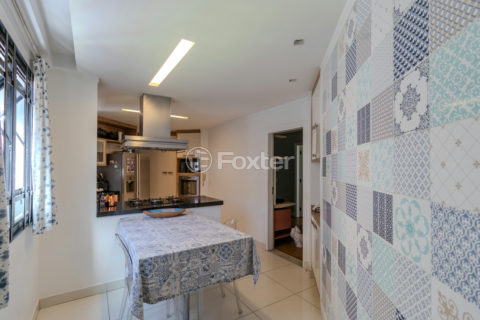 Image 30 - 1010330