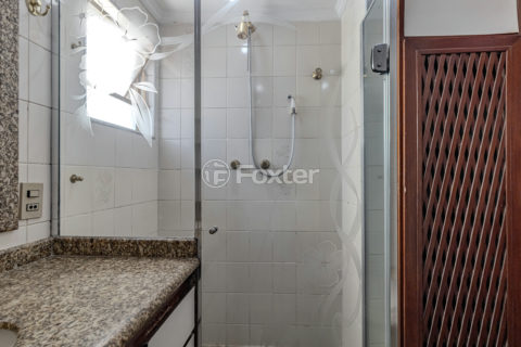 Image 30 - 1010340