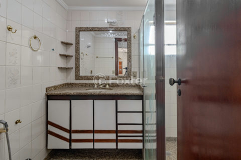 Image 22 - 1010340
