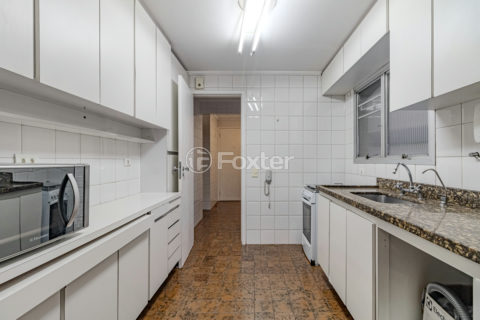 Image 24 - 1010390