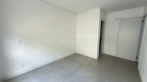 Image 30 - 1010589