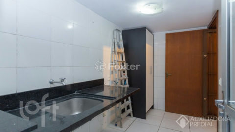 Image 32 - 1010699