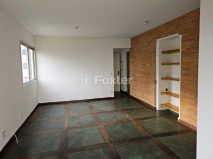 Image 7 - 1010743