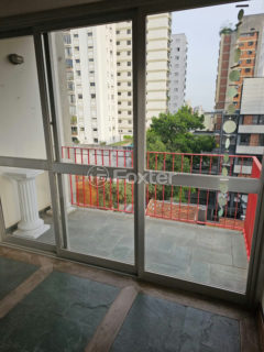 Image 11 - 1010743