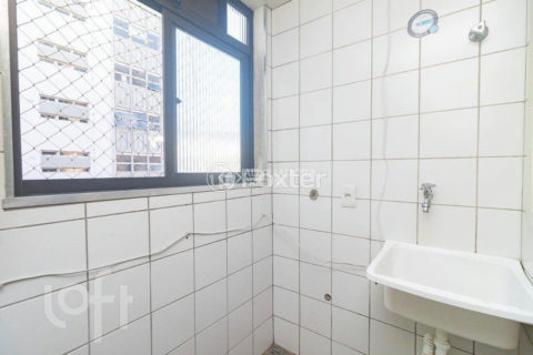 Image 30 - 1010972