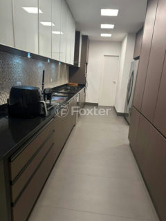 Image 23 - 1010992