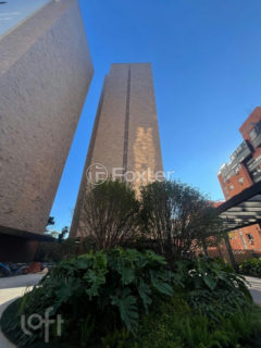 Image 1 - 1011085