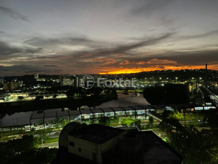 Image 16 - 1011243
