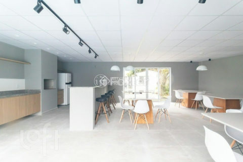 Image 21 - 1011304