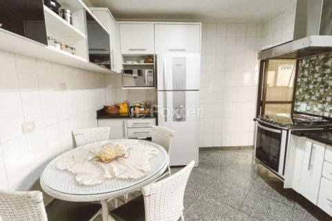 Image 7 - 1011312