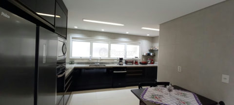 Image 42 - 1011420